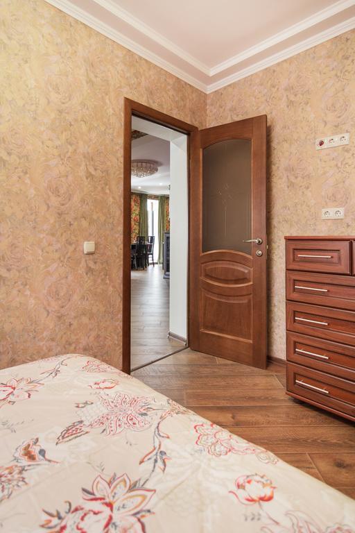 Best Apartments On Deribasovskoy Odessza Kültér fotó