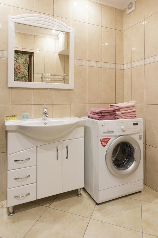 Best Apartments On Deribasovskoy Odessza Kültér fotó