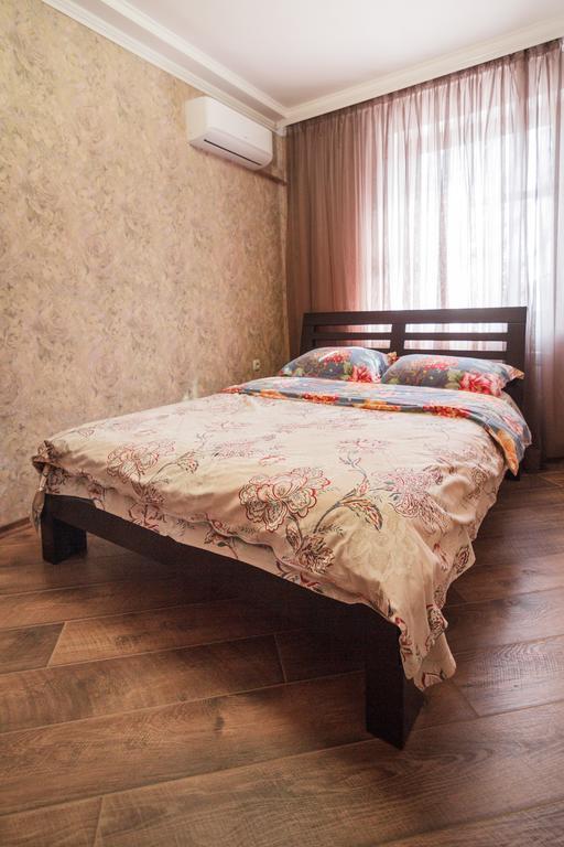Best Apartments On Deribasovskoy Odessza Kültér fotó
