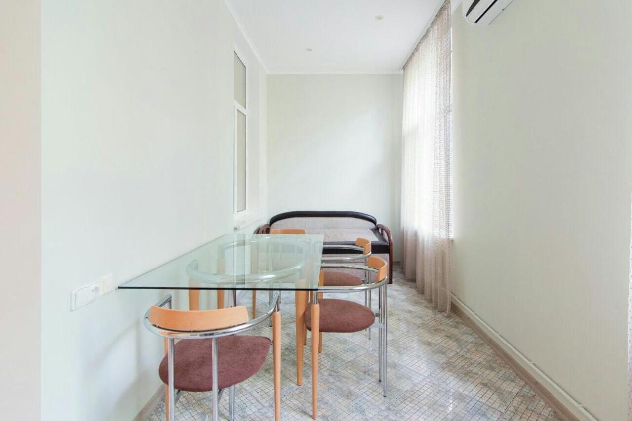 Best Apartments On Deribasovskoy Odessza Szoba fotó